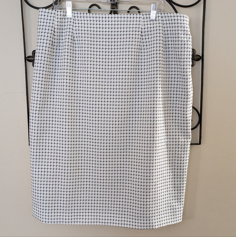 💥Checkered Skirt - Picture 2 of 6